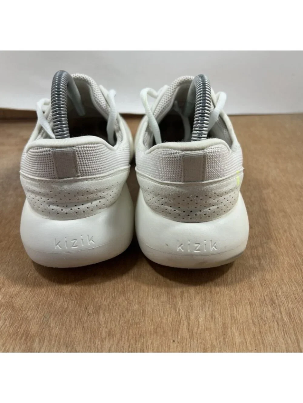 KIZIK Lima Women’s Size 9 White Hand Free Athletic Shoes